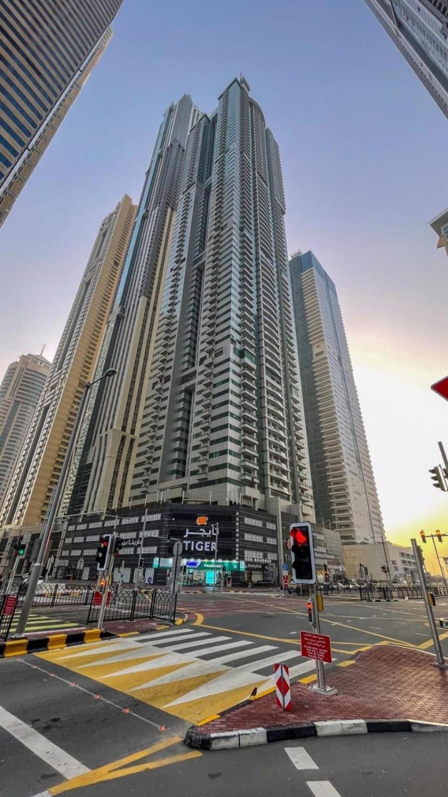 High Floor With City Skyline & Burj Khalifa View 3 Bedroom Unit Marina Dubai Bagian luar foto